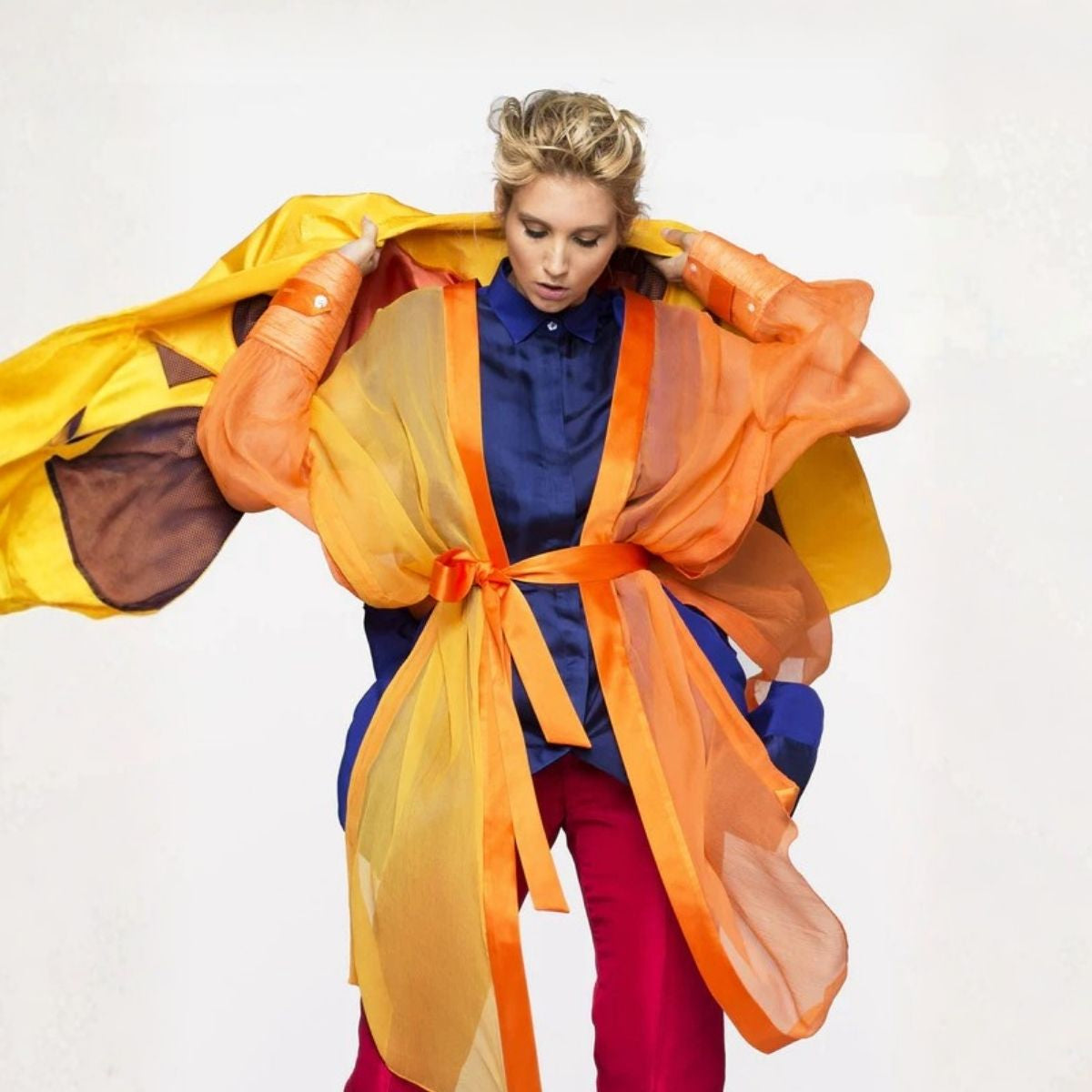 "Summer Rain"- LUCIE BROCHARD.võ - Crossing the Indian and Pacific Ocean, from Borneo to Venezuela, this collection is an explosion of colors that celebrates the richness and exoticism of the countries crossed by the 5th parallel north.