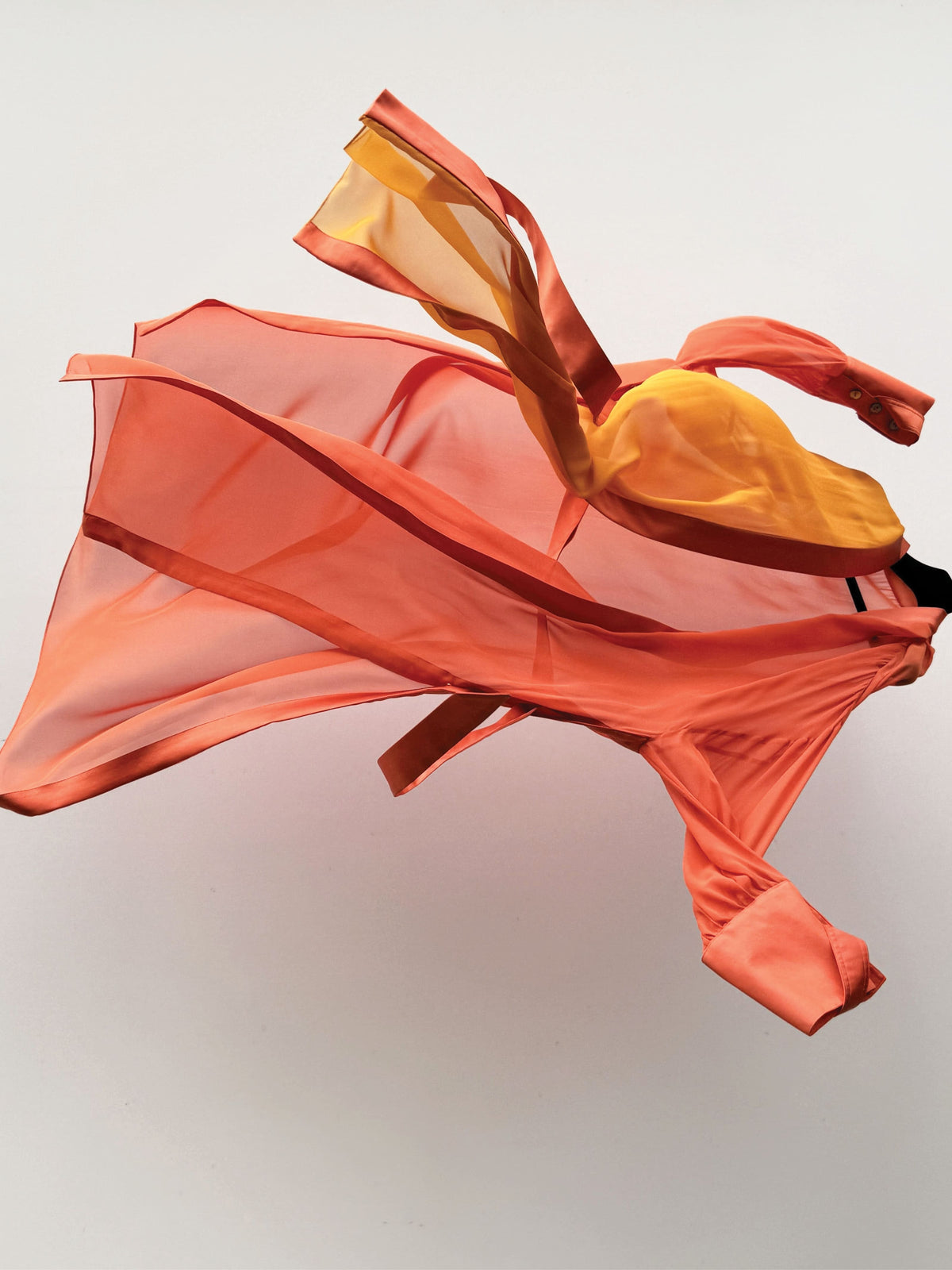 TOUCAN — Robe portefeuille en soie transparente orange