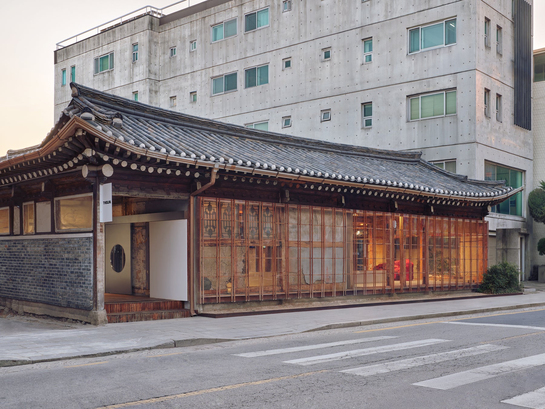 Travel and studio details reflecting the cultures behind the house