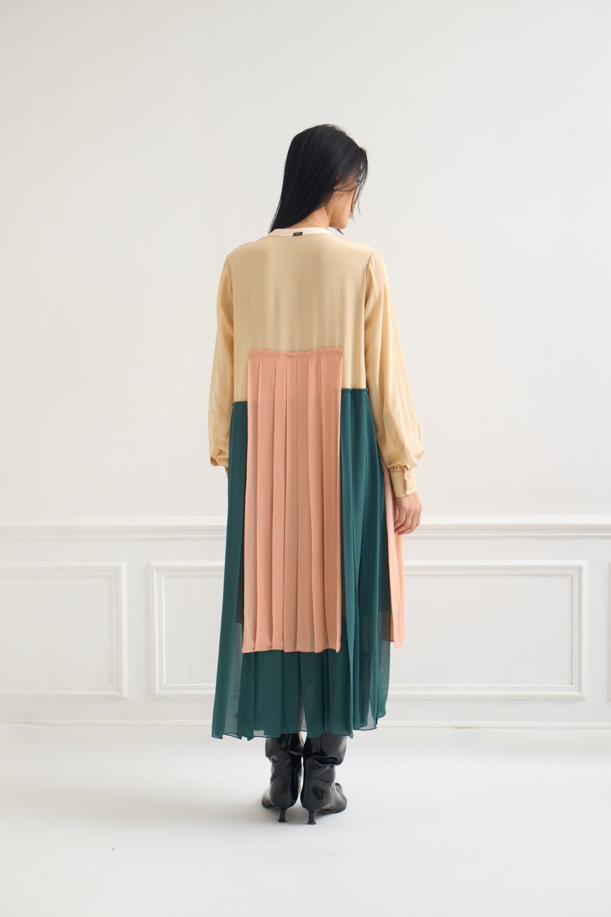 Brodgar - Pleated Silk Dress in Nude & Green