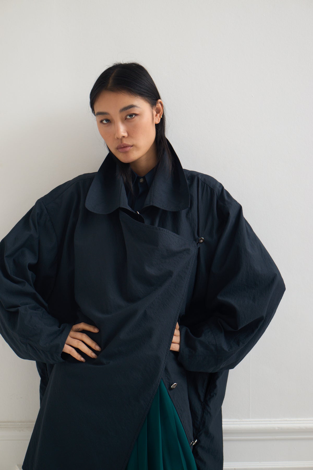 TOLTEC — Imperméable oversize en nylon bleu marine