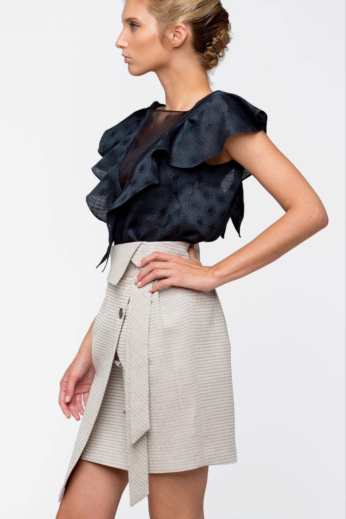 CORTO beige - silk short skirt