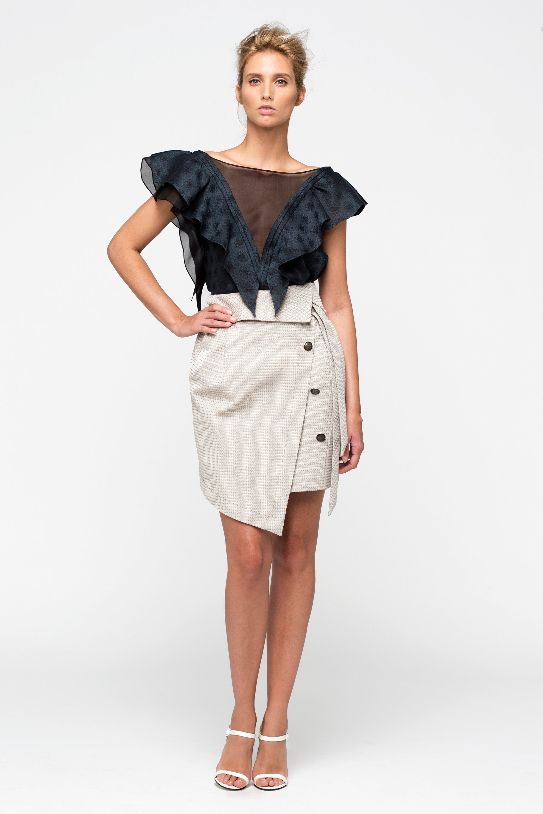 CORTO beige - silk short skirt