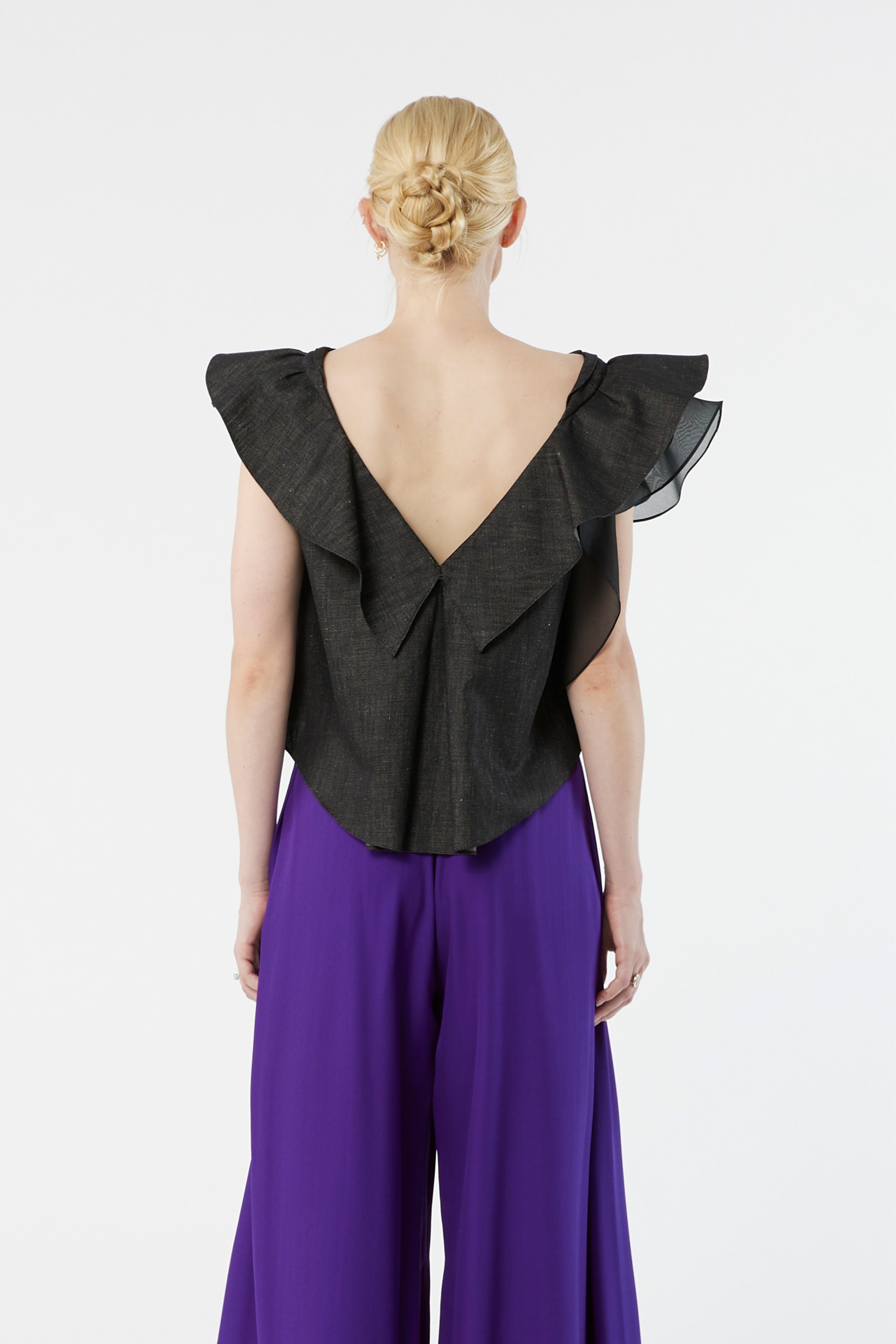 BUTTERFLY denim - ruffled black top