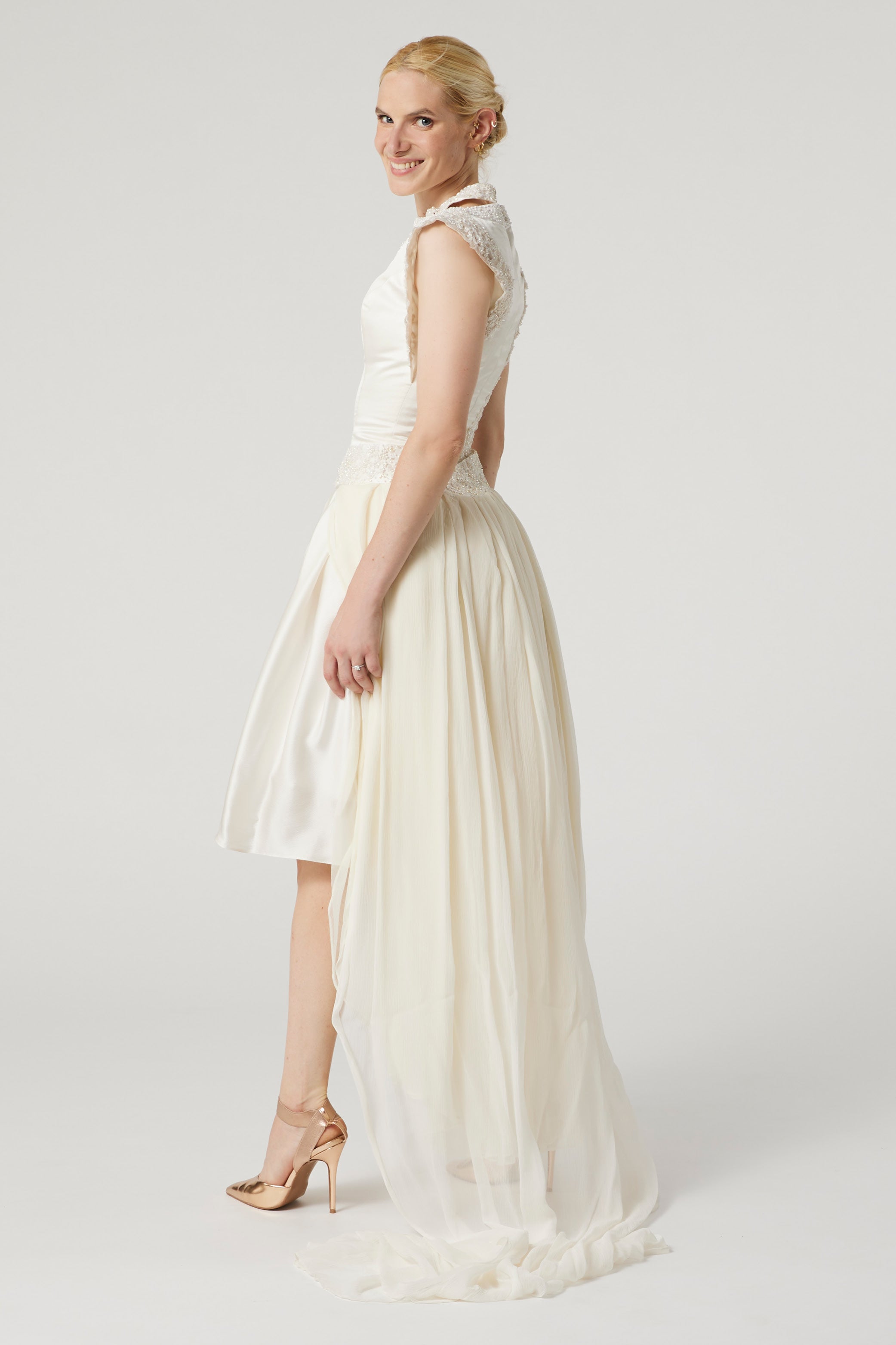 FUGITIVE - wedding dress