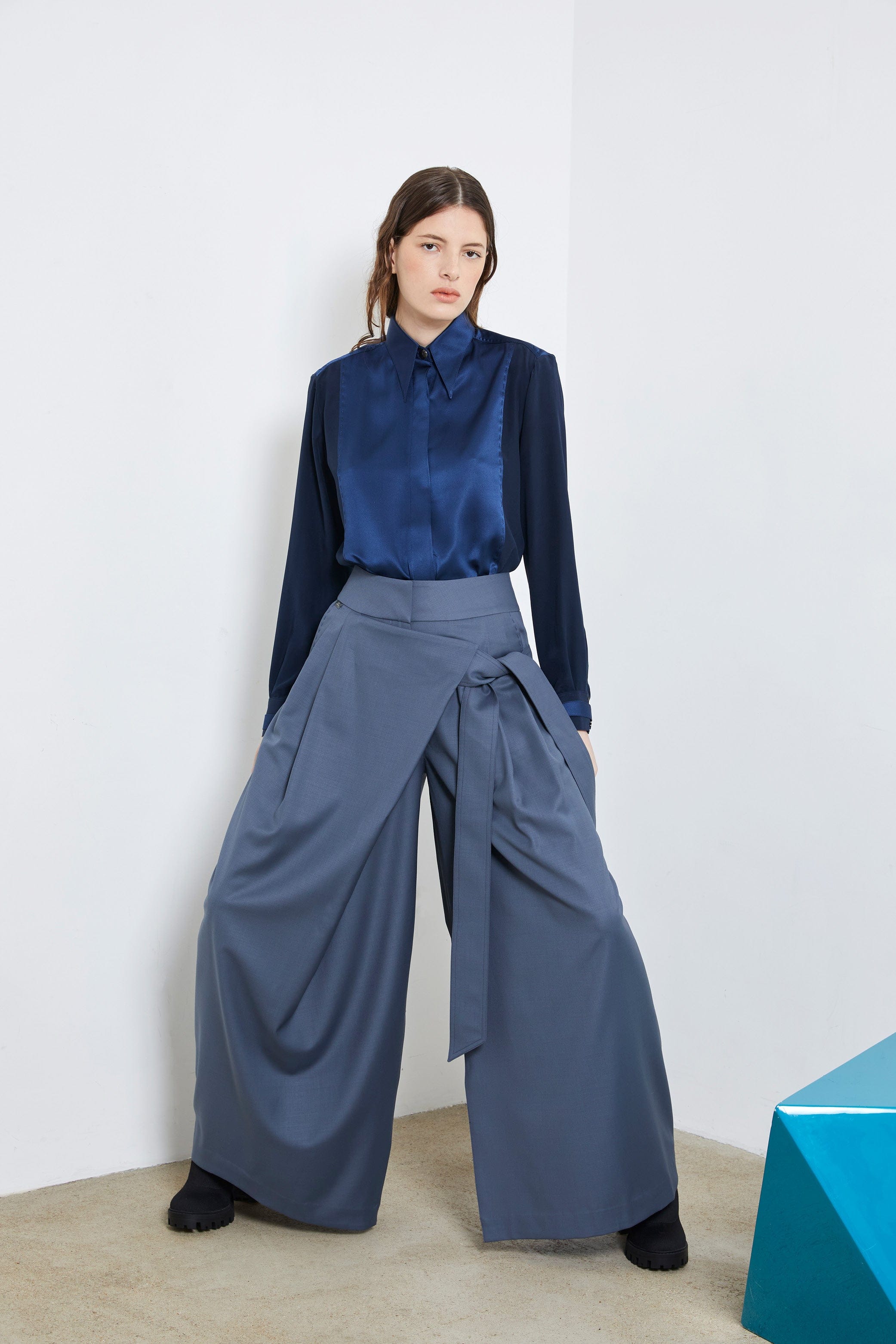 CALI B blue - wool wrap knotted pants