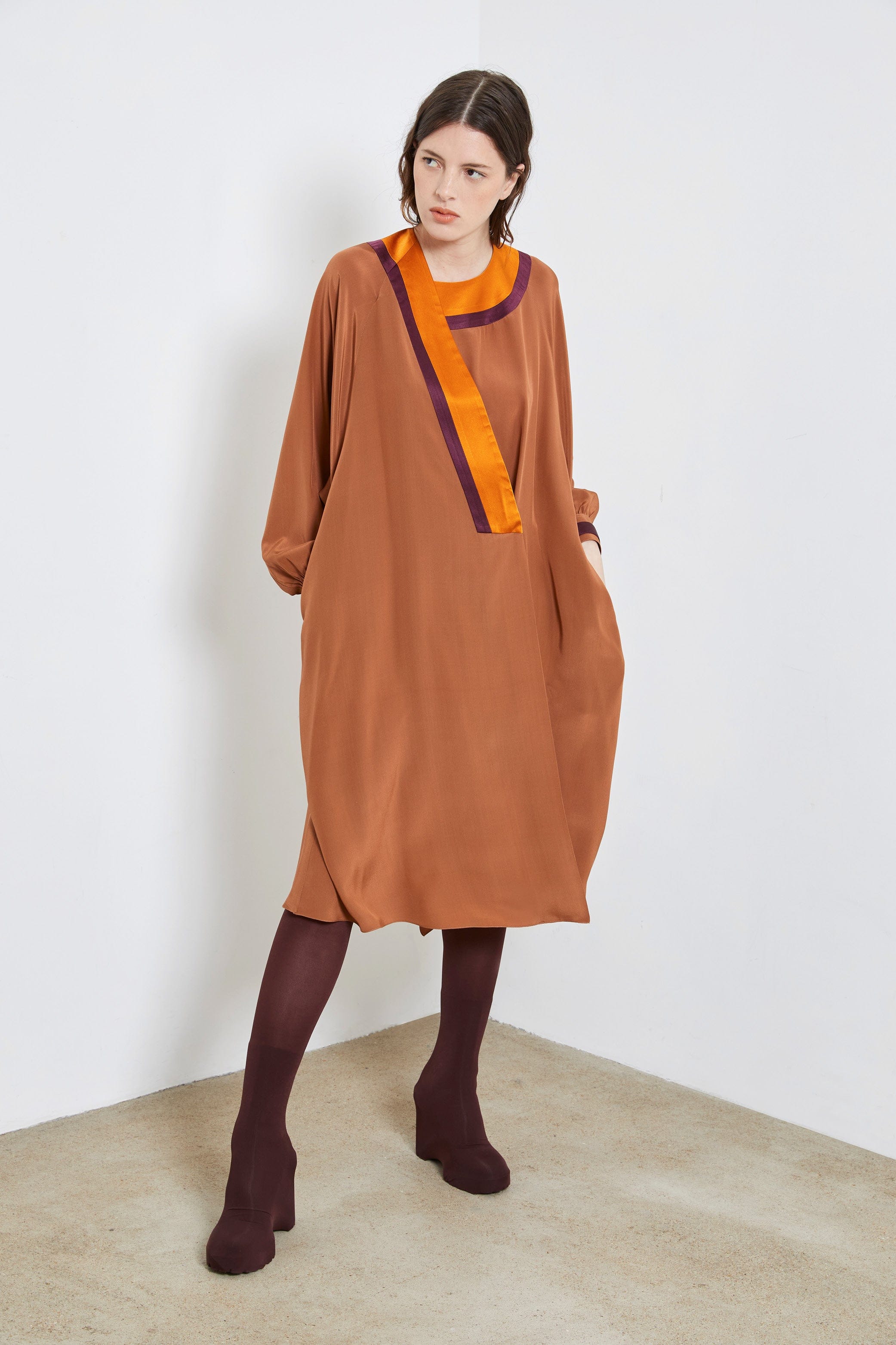 TONINA caramel - flowy silk dress