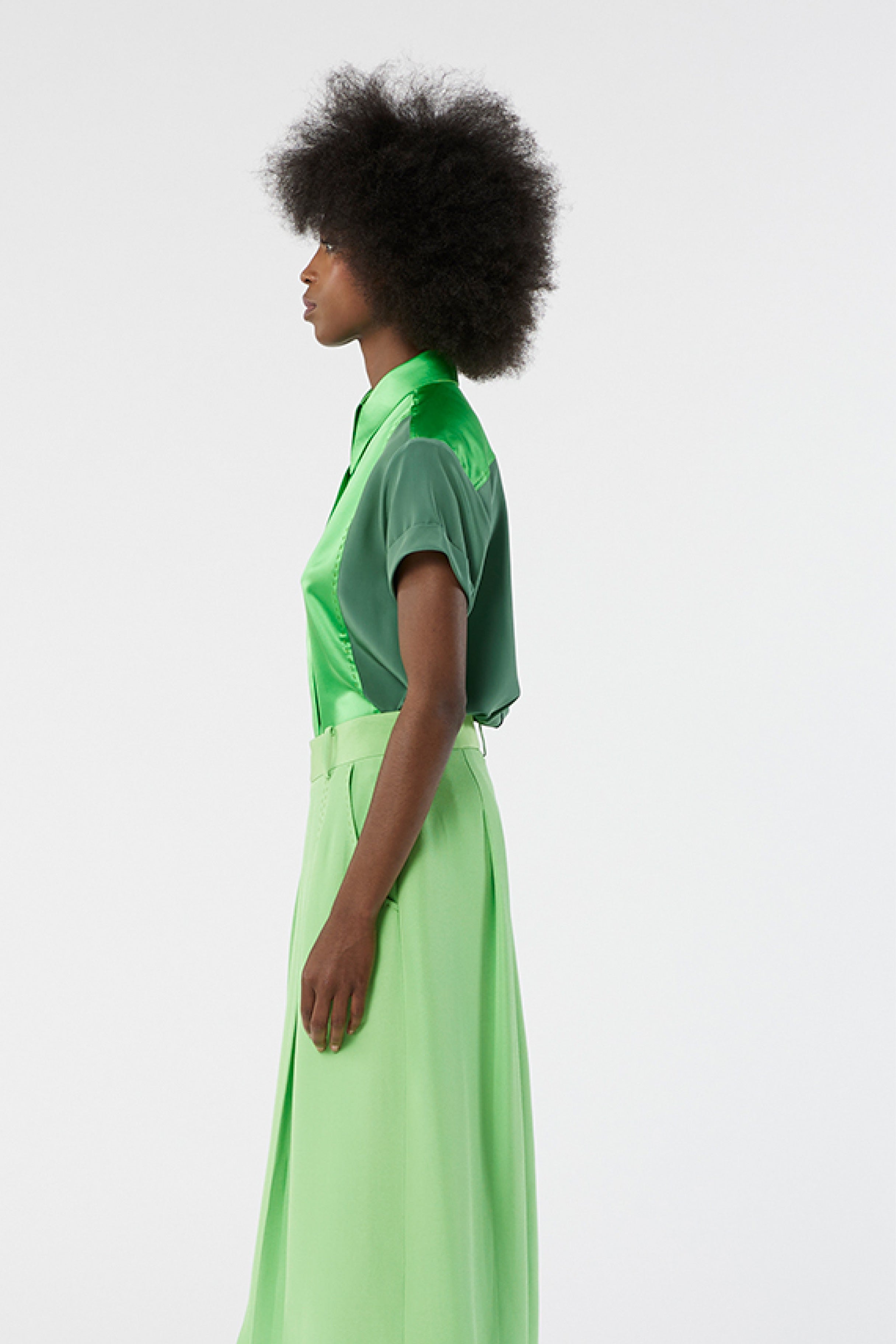 LOCKY apple green - silk shirt short sleeves