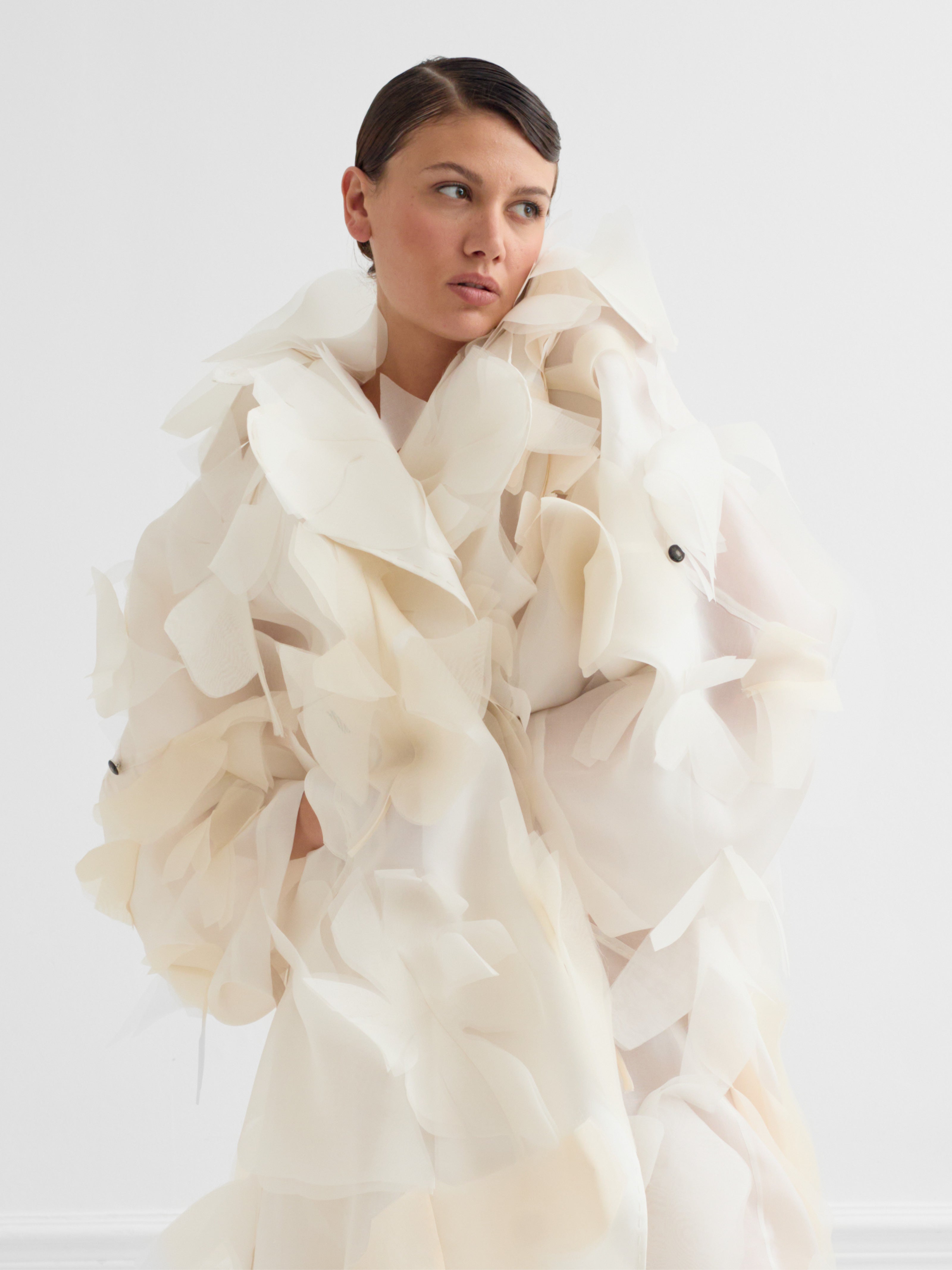 HAN LEAF blanc ivoire - manteau de cérémonie en organza de soie