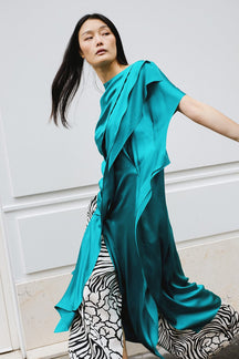 ATHENA — Robe drapée en soie vert frais