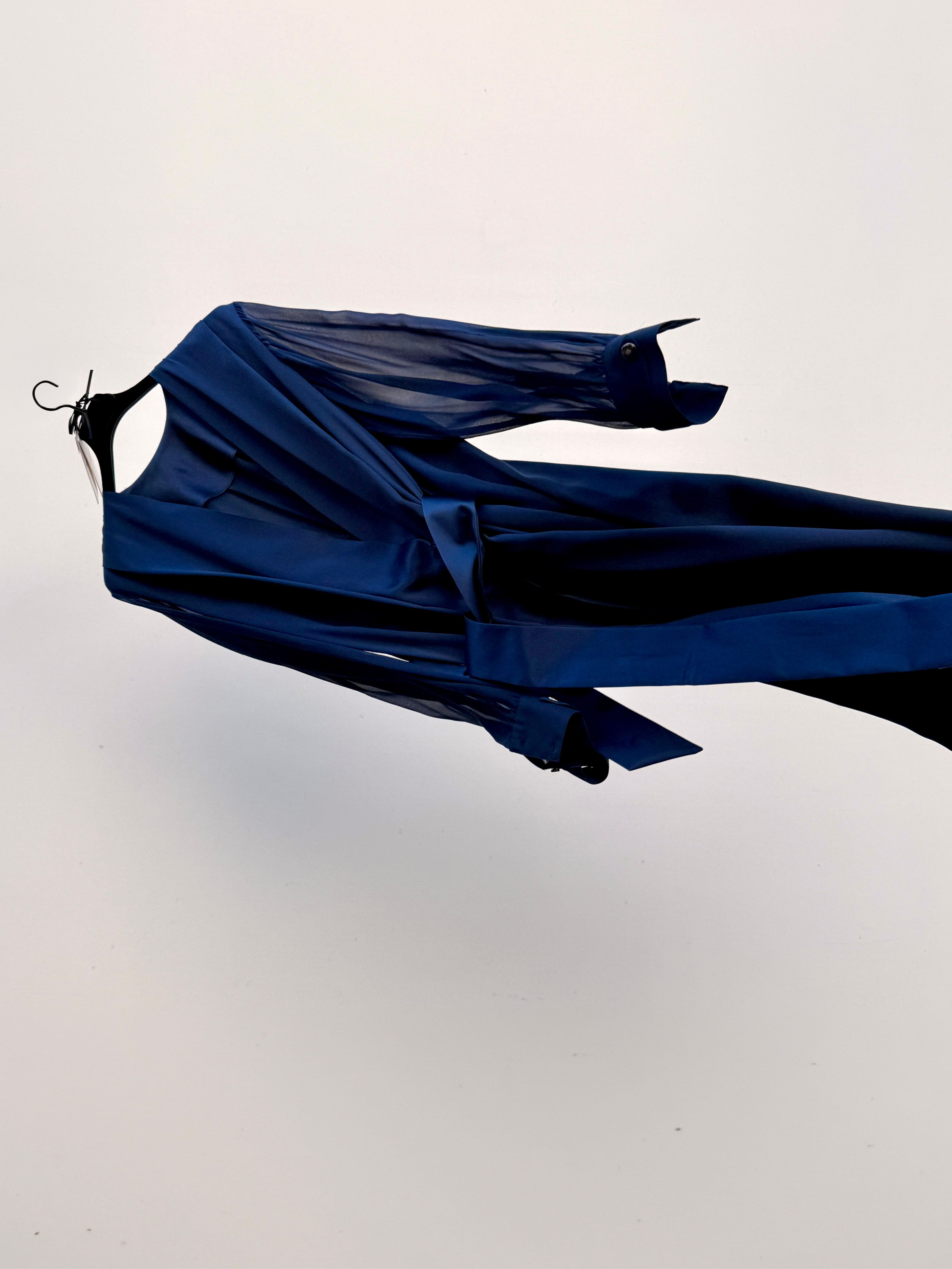 SAN FRANCISCO — Robe portefeuille en satin et mousseline de soie night blue