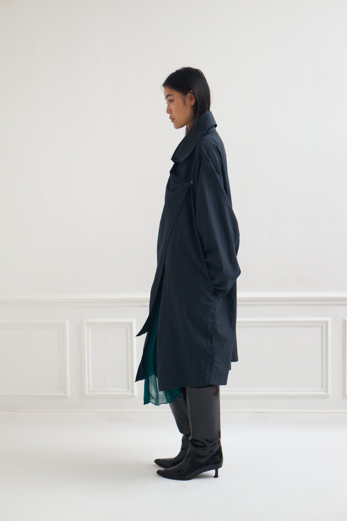 Toltec - Oversize Nylon Raincoat in Navy Blue