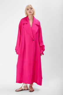 CONCORDE B — Trench long en soie rose bonbon
